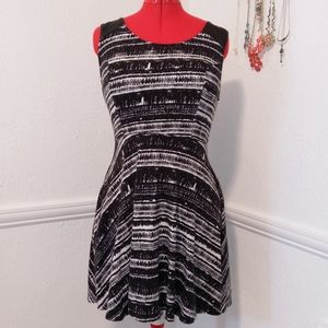 Fire Los Angeles sz L Stretch, Fit & Flair